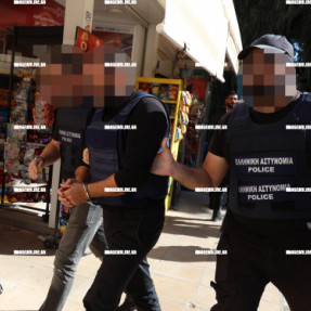 ΣΤΑ ΔΙΚΑΣΤΉΡΙΑ ΟΔΗΓΉΘΗΚΑΝ ΟΙ ΔΎΟ ΚΑΤΗΓΟΡΟΥΜΕΝΟΙ ΤΗΣ ΟΙΚΟΓΈΝΕΙΑΣ ΚΑΡΓΑΚΗ