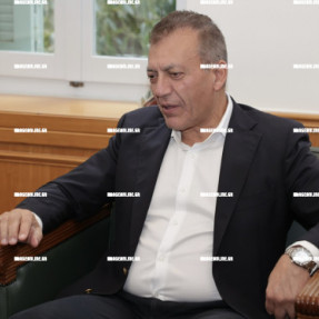 Ο ΓΙΑΝΝΗΣ ΒΡΟΥΤΣΗΣ ΣΤΗΝ ΠΕΡΙΦΕΡΕΙΑ