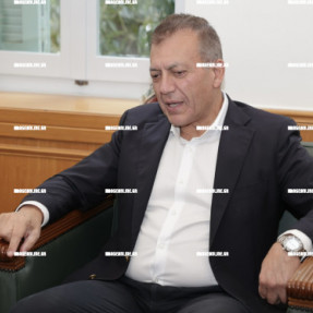 Ο ΓΙΑΝΝΗΣ ΒΡΟΥΤΣΗΣ ΣΤΗΝ ΠΕΡΙΦΕΡΕΙΑ