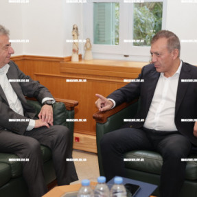 Ο ΓΙΑΝΝΗΣ ΒΡΟΥΤΣΗΣ ΣΤΗΝ ΠΕΡΙΦΕΡΕΙΑ