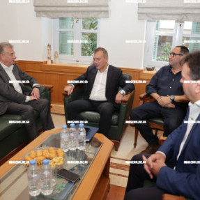 Ο ΓΙΑΝΝΗΣ ΒΡΟΥΤΣΗΣ ΣΤΗΝ ΠΕΡΙΦΕΡΕΙΑ