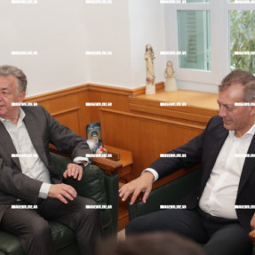 Ο ΓΙΑΝΝΗΣ ΒΡΟΥΤΣΗΣ ΣΤΗΝ ΠΕΡΙΦΕΡΕΙΑ