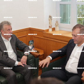 Ο ΓΙΑΝΝΗΣ ΒΡΟΥΤΣΗΣ ΣΤΗΝ ΠΕΡΙΦΕΡΕΙΑ