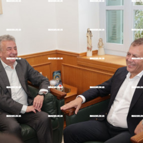 Ο ΓΙΑΝΝΗΣ ΒΡΟΥΤΣΗΣ ΣΤΗΝ ΠΕΡΙΦΕΡΕΙΑ