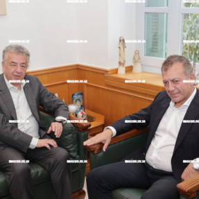 Ο ΓΙΑΝΝΗΣ ΒΡΟΥΤΣΗΣ ΣΤΗΝ ΠΕΡΙΦΕΡΕΙΑ