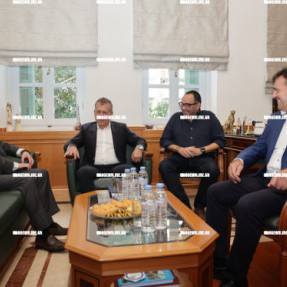 Ο ΓΙΑΝΝΗΣ ΒΡΟΥΤΣΗΣ ΣΤΗΝ ΠΕΡΙΦΕΡΕΙΑ