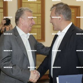 Ο ΓΙΑΝΝΗΣ ΒΡΟΥΤΣΗΣ ΣΤΗΝ ΠΕΡΙΦΕΡΕΙΑ