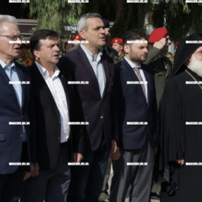 ΚΑΤΑΘΕΣΗ ΣΤΕΦΑΝΩΝ ΓΙΑ ΤΗΝ ΕΘΝΙΚΗ ΑΝΤΙΣΤΑΣΗ