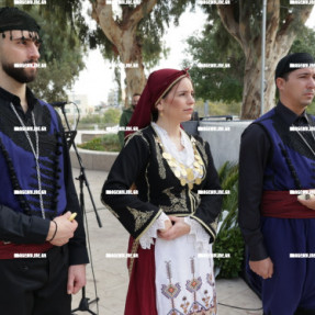 ΚΑΤΑΘΕΣΗ ΣΤΕΦΑΝΩΝ ΓΙΑ ΤΗΝ ΕΘΝΙΚΗ ΑΝΤΙΣΤΑΣΗ