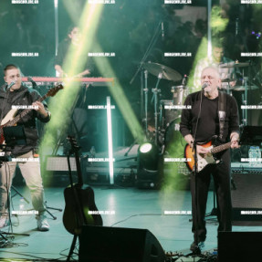 ΦΩΤΑΓΩΓΗΣΗ ΧΡΙΣΤΟΥΓΕΝΝΙΑΤΙΚΟΥ ΔΕΝΤΡΟΥ ΣΤΗΝ ΠΛΑΤΕΙΑ ΕΛΕΥΘΕΡΙΑΣ