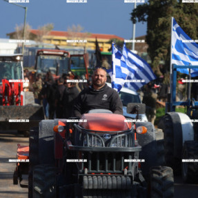 ΜΠΛΟΚΟ ΣΤΟ ΑΕΡΟΔΡΟΜΙΟ ΓΙΑ ΤΟΥΣ ΑΓΡΟΤΕΣ