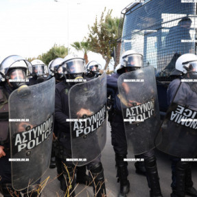 ΜΠΛΟΚΟ ΣΤΟ ΑΕΡΟΔΡΟΜΙΟ ΓΙΑ ΤΟΥΣ ΑΓΡΟΤΕΣ