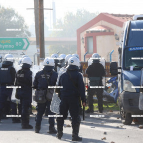 ΜΠΛΟΚΟ ΣΤΟ ΑΕΡΟΔΡΟΜΙΟ ΓΙΑ ΤΟΥΣ ΑΓΡΟΤΕΣ