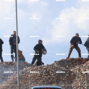 ΜΠΛΟΚΟ ΣΤΟ ΑΕΡΟΔΡΟΜΙΟ ΓΙΑ ΤΟΥΣ ΑΓΡΟΤΕΣ