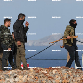 ΜΠΛΟΚΟ ΣΤΟ ΑΕΡΟΔΡΟΜΙΟ ΓΙΑ ΤΟΥΣ ΑΓΡΟΤΕΣ