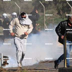 ΜΠΛΟΚΟ ΣΤΟ ΑΕΡΟΔΡΟΜΙΟ ΓΙΑ ΤΟΥΣ ΑΓΡΟΤΕΣ