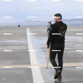 ΜΠΛΟΚΟ ΣΤΟ ΑΕΡΟΔΡΟΜΙΟ ΓΙΑ ΤΟΥΣ ΑΓΡΟΤΕΣ