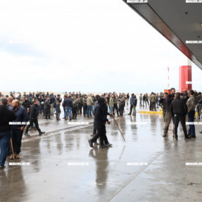 ΜΠΛΟΚΟ ΣΤΟ ΑΕΡΟΔΡΟΜΙΟ ΓΙΑ ΤΟΥΣ ΑΓΡΟΤΕΣ