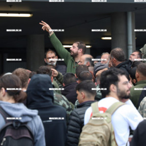 ΜΠΛΟΚΟ ΣΤΟ ΑΕΡΟΔΡΟΜΙΟ ΓΙΑ ΤΟΥΣ ΑΓΡΟΤΕΣ