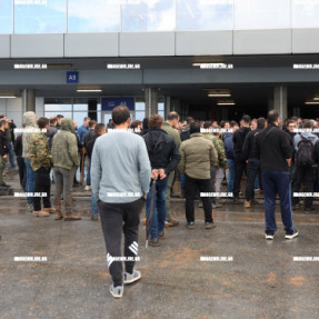 ΜΠΛΟΚΟ ΣΤΟ ΑΕΡΟΔΡΟΜΙΟ ΓΙΑ ΤΟΥΣ ΑΓΡΟΤΕΣ
