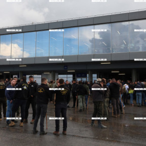 ΜΠΛΟΚΟ ΣΤΟ ΑΕΡΟΔΡΟΜΙΟ ΓΙΑ ΤΟΥΣ ΑΓΡΟΤΕΣ