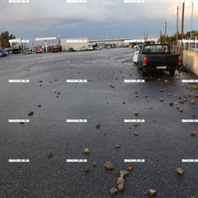 ΜΠΛΟΚΟ ΣΤΟ ΑΕΡΟΔΡΟΜΙΟ ΓΙΑ ΤΟΥΣ ΑΓΡΟΤΕΣ