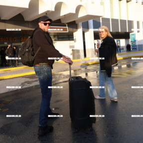 ΜΠΛΟΚΟ ΣΤΟ ΑΕΡΟΔΡΟΜΙΟ ΓΙΑ ΤΟΥΣ ΑΓΡΟΤΕΣ