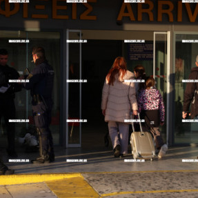 ΜΠΛΟΚΟ ΣΤΟ ΑΕΡΟΔΡΟΜΙΟ ΓΙΑ ΤΟΥΣ ΑΓΡΟΤΕΣ