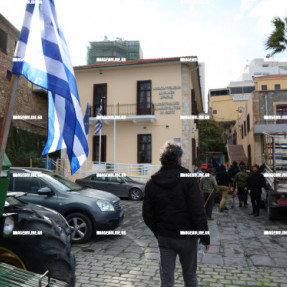 ΣΤΗΝ ΑΠΟΚΕΝΤΡΩΜΕΝΗ ΠΕΡΙΦΕΡΕΙΑ ΟΙ ΑΓΡΟΤΕΣ