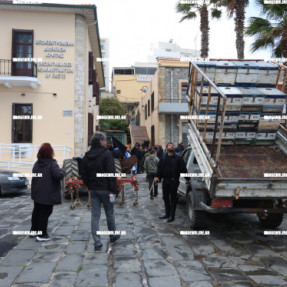 ΣΤΗΝ ΑΠΟΚΕΝΤΡΩΜΕΝΗ ΠΕΡΙΦΕΡΕΙΑ ΟΙ ΑΓΡΟΤΕΣ