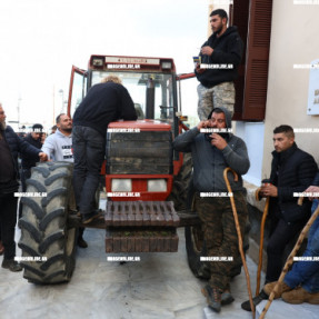 ΣΤΗΝ ΑΠΟΚΕΝΤΡΩΜΕΝΗ ΠΕΡΙΦΕΡΕΙΑ ΟΙ ΑΓΡΟΤΕΣ
