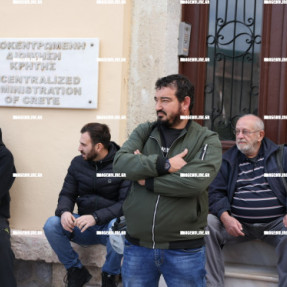 ΣΥΝΕΧΙΖΕΤΑΙ Η ΚΑΤΑΛΗΨΗ ΤΩΝ ΑΓΡΟΤΩΝ ΣΤΗΝ ΑΠΟΚΕΝΤΡΩΜΕΝΗ