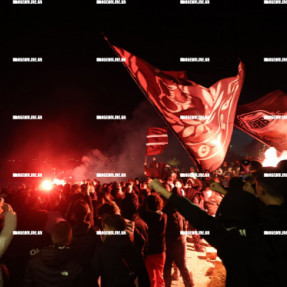 ΚΑΠΝΟΓΟΝΑ ΚΑΙ ΒΕΓΓΑΛΙΚΑ ΣΤΑ ΤΕΙΧΗ ΓΙΑ ΤΑ 100 ΧΡΟΝΙΑ ΤΟΥ ΟΦΗ