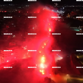 ΚΑΠΝΟΓΟΝΑ ΚΑΙ ΒΕΓΓΑΛΙΚΑ ΣΤΑ ΤΕΙΧΗ ΓΙΑ ΤΑ 100 ΧΡΟΝΙΑ ΤΟΥ ΟΦΗ