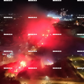 ΚΑΠΝΟΓΟΝΑ ΚΑΙ ΒΕΓΓΑΛΙΚΑ ΣΤΑ ΤΕΙΧΗ ΓΙΑ ΤΑ 100 ΧΡΟΝΙΑ ΤΟΥ ΟΦΗ