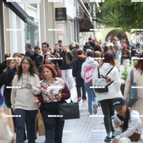 ΕΟΡΤΑΣΤΙΚΗ ΚΙΝΗΣΗ ΣΤΗ ΔΙΚΑΙΟΣΥΝΗΣ
