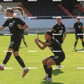 ΟΦΗ ΤΡΙΚΑΛΑ ΓΥΝΑΙΚΕΣ