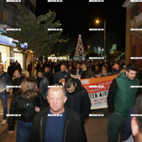 ΣΥΓΚΕΝΤΡΩΣΗ ΔΙΑΜΑΡΤΥΡΙΑ ΣΤΗΝ ΠΛΑΤΕΙΑ ΕΛΕΥΘΕΡΙΑΣ