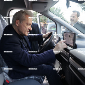 ΠΑΡΑΛΑΒΗ ΒΑΝ ΑΠΟ ΤΟ ΔΗΜΟ ΗΡΑΚΛΕΙΟΥ