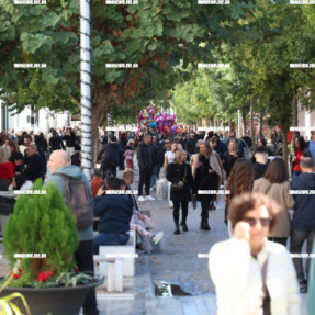 ΑΝΟΙΚΤΑ ΤΑ ΚΑΤΑΣΤΗΜΑΤΑ ΤΗΝ ΚΥΡΙΑΚΗ