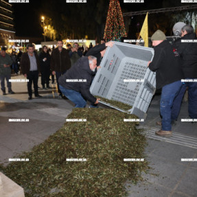 ΔΙΑΜΑΡΤΥΡΙΑ ΑΓΡΟΤΩΝ ΣΤΗΝ ΠΕΡΙΦΕΡΕΙΑ