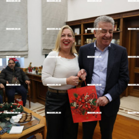 ΑΝΤΑΛΛΑΓΗ ΕΥΧΩΝ ΔΗΜΟΣΙΟΓΡΑΦΩΝ - ΠΕΡΙΦΕΡΙΑΡΧΗ  ΣΤΗΝ ΠΕΡΙΦΕΡΕΙΑ