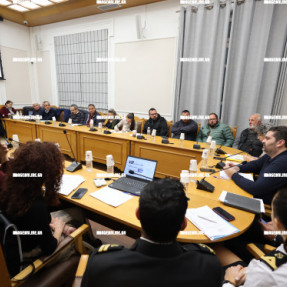 ΠΑΓΚΡΗΤΙΑ ΣΥΣΚΕΨΗ ΜΕ ΑΛΙΕΙΣ ΣΤΗΝ ΠΕΡΙΦΕΡΕΙΑ