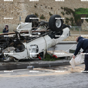 ΤΡΟΧΑΙΟ ΣΤΗΝ ΠΑΡΑΛΙΑΚΗ
