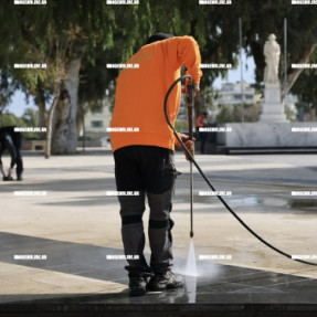 ΚΑΘΑΡΙΣΜΟΣ ΤΗΣ ΠΛΑΤΕΙΑ ΕΛΕΥΘΕΡΙΑΣ