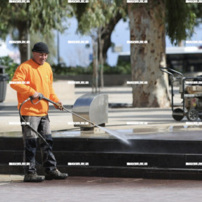 ΚΑΘΑΡΙΣΜΟΣ ΤΗΣ ΠΛΑΤΕΙΑ ΕΛΕΥΘΕΡΙΑΣ