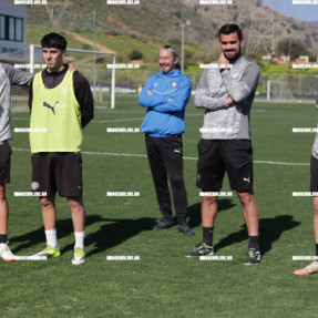 ΠΡΩΤΗ ΝΤΙΑΓΚΟ ΡΟΜΑΝΟ ΜΕ ΤΟΝ ΟΦΗ