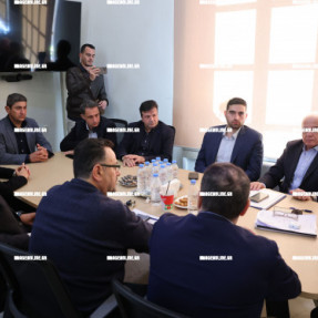 ΣΥΣΚΕΨΗ ΔΗΜΑΡΧΟΥ ΜΕ ΒΟΥΛΕΥΤΕΣ