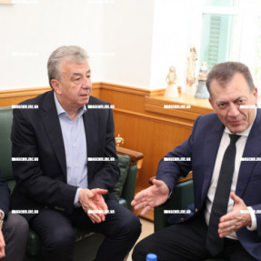 ΕΠΙΣΚΕΨΗ ΒΡΟΥΤΣΗ ΣΤΗΝ ΠΕΡΙΦΕΡΕΙΑ