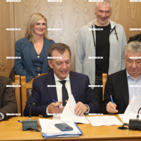 ΕΠΙΣΚΕΨΗ ΒΡΟΥΤΣΗ ΣΤΗΝ ΠΕΡΙΦΕΡΕΙΑ